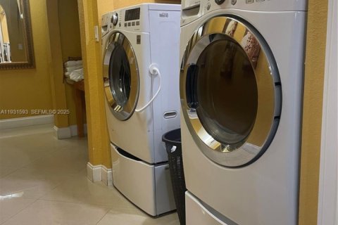 Купить виллу или дом в Майами, Флорида 4 спальни, 178.47м2, № 1990320 - фото 24