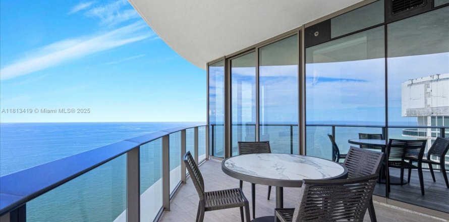 Condo à Sunny Isles Beach, Floride, 3 chambres № 1760971