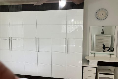 Condo in Coral Springs, Florida, 2 bedrooms  № 1788752 - photo 7
