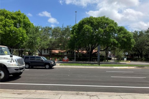 Condo in Coral Springs, Florida, 2 bedrooms  № 1788752 - photo 9