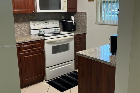 Condo in Coral Springs, Florida, 2 bedrooms  № 1788752 - photo 16