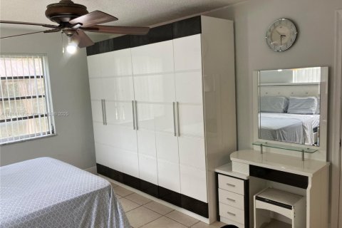 Condo in Coral Springs, Florida, 2 bedrooms  № 1788752 - photo 25