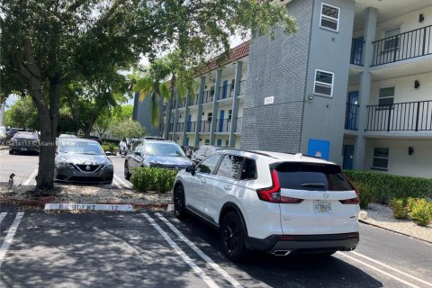 Condo in Coral Springs, Florida, 2 bedrooms  № 1788752 - photo 21