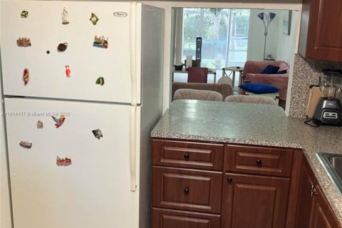 Condo in Coral Springs, Florida, 2 bedrooms  № 1788752 - photo 13