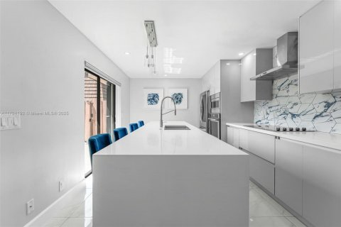 Touwnhouse à vendre à Cooper City, Floride: 2 chambres, 117.43 m2 № 1661683 - photo 5