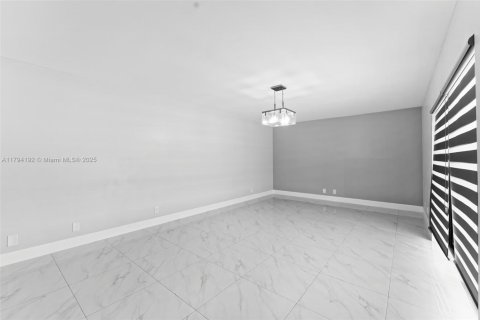 Touwnhouse à vendre à Cooper City, Floride: 2 chambres, 117.43 m2 № 1661683 - photo 7