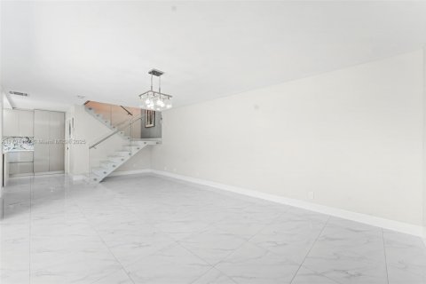 Touwnhouse à vendre à Cooper City, Floride: 2 chambres, 117.43 m2 № 1661683 - photo 9