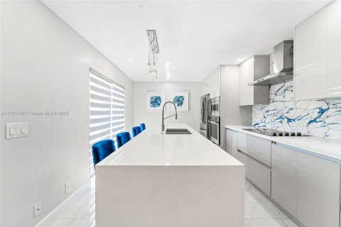 Touwnhouse à vendre à Cooper City, Floride: 2 chambres, 117.43 m2 № 1661683 - photo 2