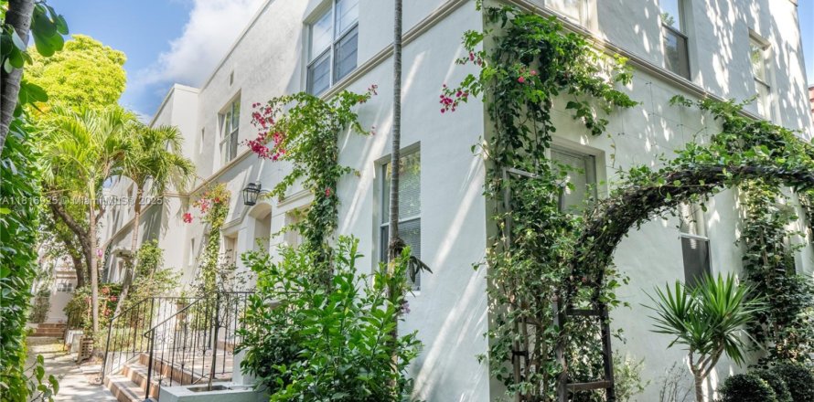 Apartamento en Miami Beach, Florida 2 dormitorios, 92.9 m2 № 1772322