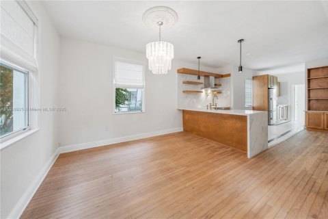 Apartamento en alquiler en Miami Beach, Florida, 2 dormitorios, 92.9 m2 № 1772322 - foto 12