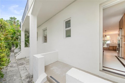Apartamento en alquiler en Miami Beach, Florida, 2 dormitorios, 92.9 m2 № 1772322 - foto 3