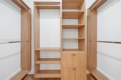 Apartamento en alquiler en Miami Beach, Florida, 2 dormitorios, 92.9 m2 № 1772322 - foto 17