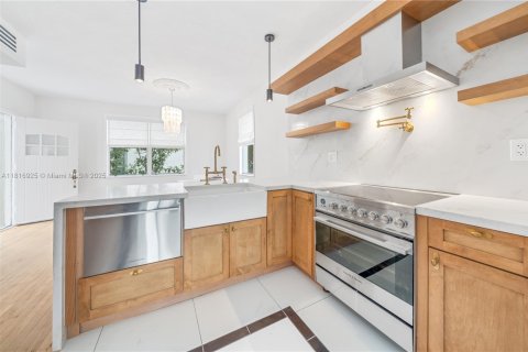 Apartamento en alquiler en Miami Beach, Florida, 2 dormitorios, 92.9 m2 № 1772322 - foto 21