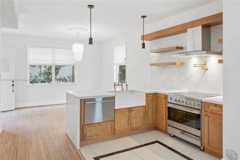 Apartamento en alquiler en Miami Beach, Florida, 2 dormitorios, 92.9 m2 № 1772322 - foto 5