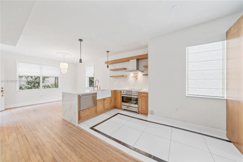 Apartamento en alquiler en Miami Beach, Florida, 2 dormitorios, 92.9 m2 № 1772322 - foto 6