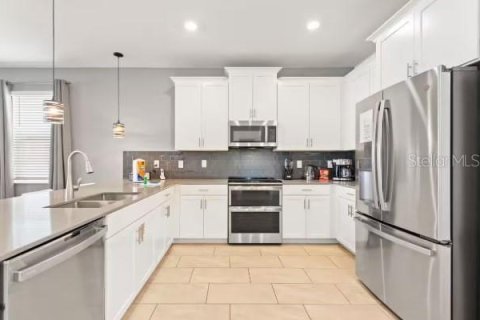 Casa en venta en Davenport, Florida, 7 dormitorios, 373.28 m2 № 2230238 - foto 8