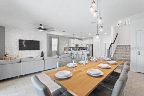 Casa en venta en Davenport, Florida, 7 dormitorios, 373.28 m2 № 2230238 - foto 5