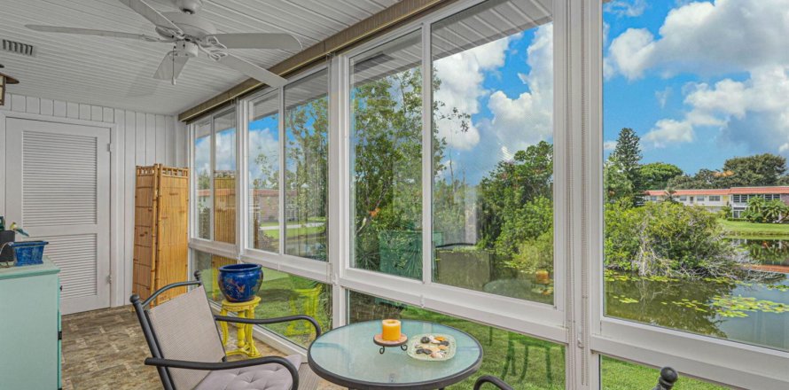 Condo à Stuart, Floride, 2 chambres  № 2147339