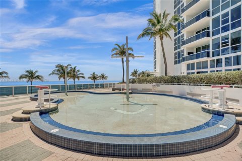 Condo in Sunny Isles Beach, Florida, 1 bedroom  № 1938082 - photo 29