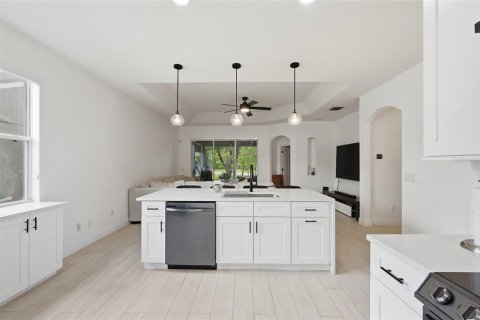 Casa en venta en Orlando, Florida, 3 dormitorios, 189.06 m2 № 2142691 - foto 14