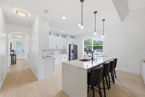 Casa en venta en Orlando, Florida, 3 dormitorios, 189.06 m2 № 2142691 - foto 11