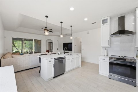 Casa en venta en Orlando, Florida, 3 dormitorios, 189.06 m2 № 2142691 - foto 12