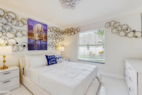House in Wellington, Florida 5 bedrooms, 288 sq.m. № 2177030 - photo 27