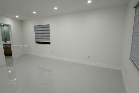Villa ou maison à vendre à North Miami Beach, Floride: 4 chambres, 140.28 m2 № 2030942 - photo 27
