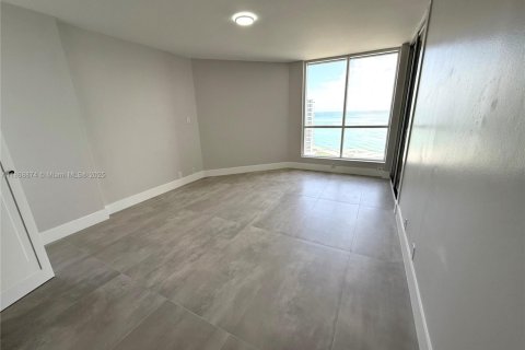 Condo in Miami Beach, Florida, 2 bedrooms  № 1926157 - photo 7
