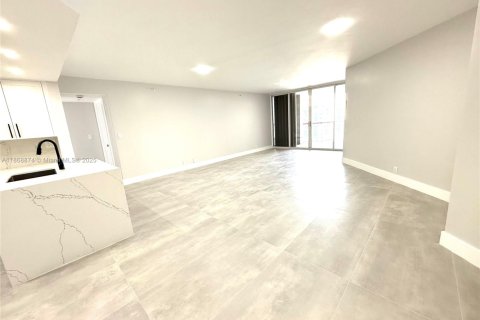 Condo in Miami Beach, Florida, 2 bedrooms  № 1926157 - photo 3