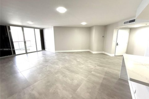 Condo in Miami Beach, Florida, 2 bedrooms  № 1926157 - photo 4