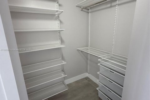 Condo in Miami Beach, Florida, 2 bedrooms  № 1926157 - photo 17