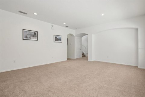 House in Orlando, Florida 4 bedrooms, 260.03 sq.m. № 1618338 - photo 24