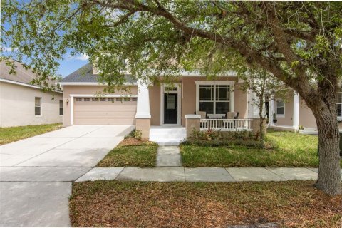 House in Orlando, Florida 4 bedrooms, 260.03 sq.m. № 1618338 - photo 1