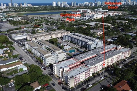 Copropriété à vendre à Hallandale Beach, Floride: 1 chambre, 71.53 m2 № 1845955 - photo 10