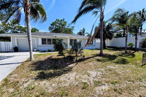 Casa en venta en Tarpon Springs, Florida, 3 dormitorios, 156.35 m2 № 1653792 - foto 1