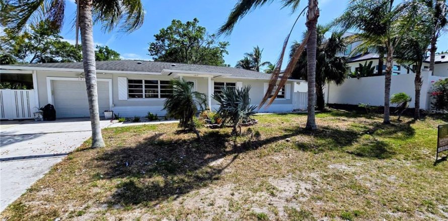 Casa en Tarpon Springs, Florida 3 dormitorios, 156.35 m2 № 1653792