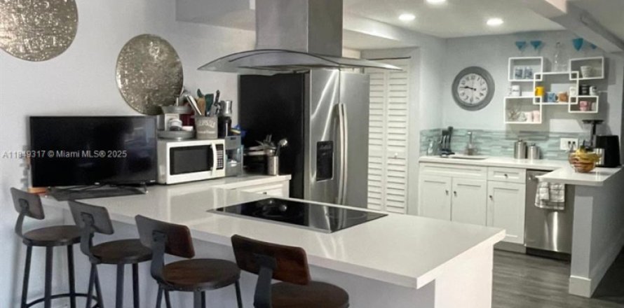 Condo à Miami, Floride, 3 chambres  № 1850884