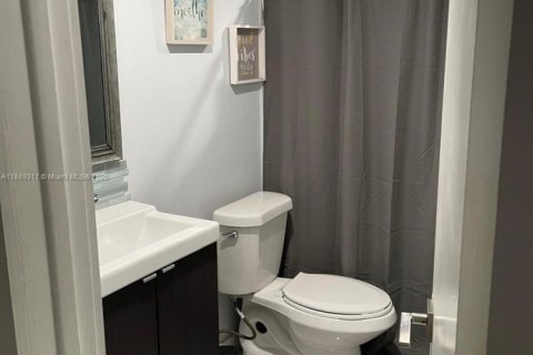 Copropriété à vendre à Miami, Floride: 3 chambres, 117.24 m2 № 1850884 - photo 3
