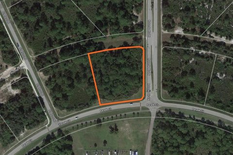 Terreno en venta en Rotonda, Florida № 1520610 - foto 1