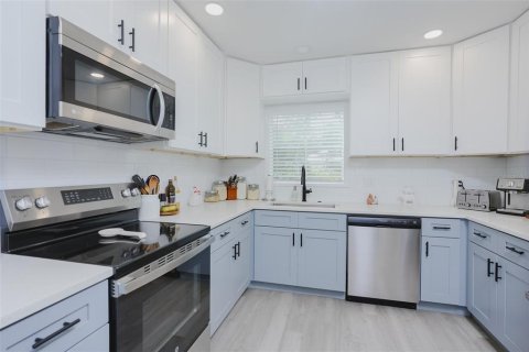 Villa ou maison à vendre à Lutz, Floride: 3 chambres, 152.17 m2 № 2391065 - photo 6