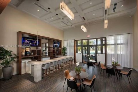 House in Doral, Florida 3 bedrooms, 165.09 sq.m. № 2041272 - photo 29