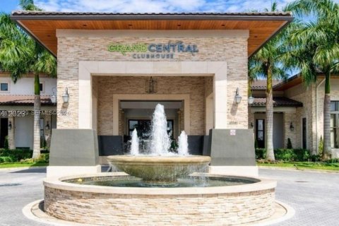 House in Doral, Florida 3 bedrooms, 165.09 sq.m. № 2041272 - photo 24