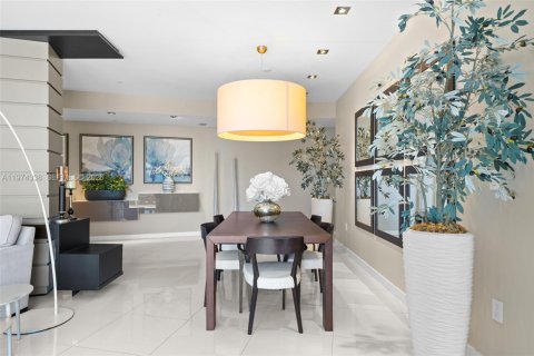 Купить кондоминиум в Бэл-Харбор, Флорида 2 спальни, 209.03м2, № 2038553 - фото 11