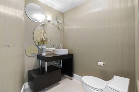 Купить кондоминиум в Бэл-Харбор, Флорида 2 спальни, 209.03м2, № 2038553 - фото 30