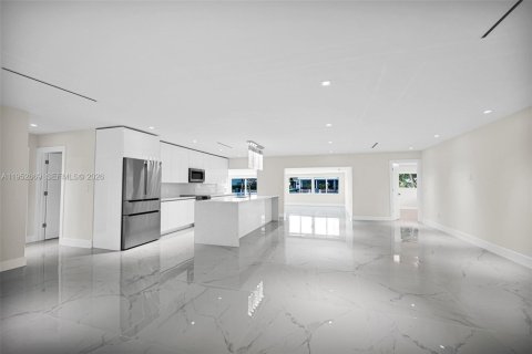 Villa ou maison à vendre à Miami, Floride: 4 chambres, 281.22 m2 № 2153207 - photo 16