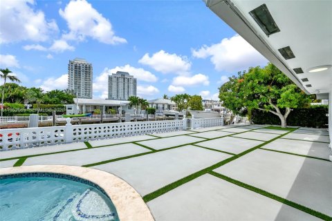 Villa ou maison à vendre à Miami, Floride: 4 chambres, 281.22 m2 № 2153207 - photo 7