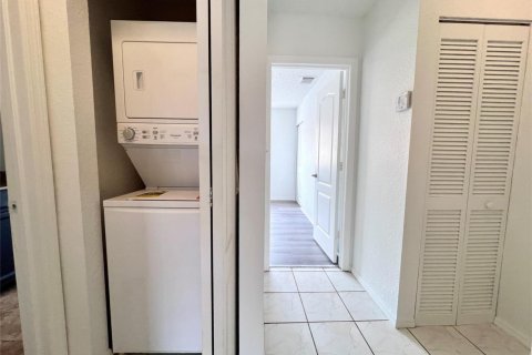 Townhouse in Hialeah, Florida 2 bedrooms, 86.4 sq.m. № 2244494 - photo 13