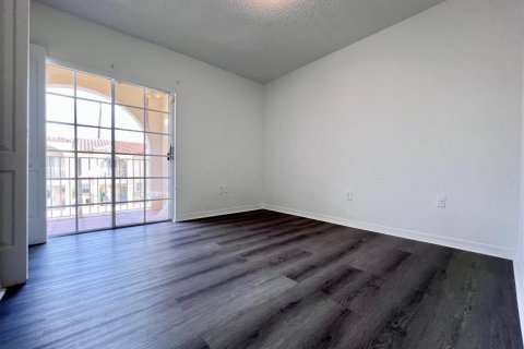 Townhouse in Hialeah, Florida 2 bedrooms, 86.4 sq.m. № 2244494 - photo 14