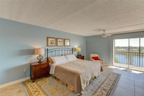 Condo in Longboat Key, Florida, 2 bedrooms  № 840705 - photo 13
